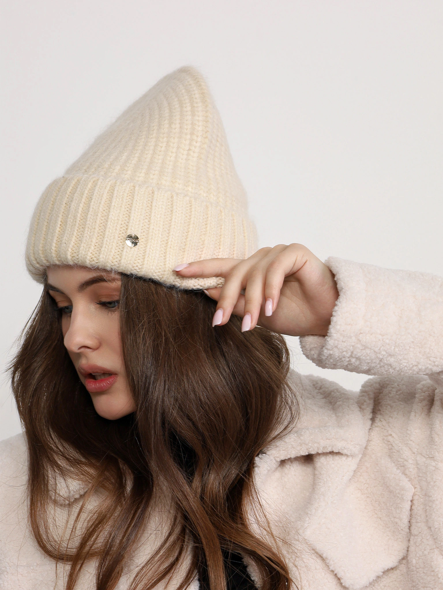 Шапка-бини из ангоры и нейлона с отворотом в ассортименте